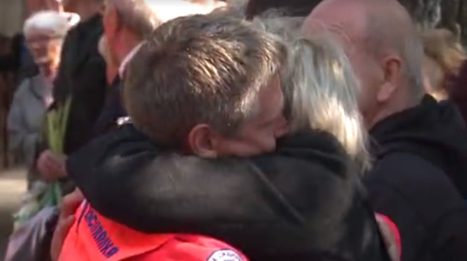 Posledná rozlúčka so záchranármi. Slzám sa neubránili ani tvrdí chlapi