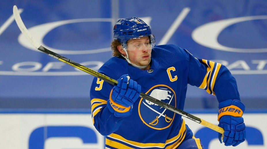 Jack Eichel sa po výmene dočká preferovanej operácie. Rekonvalescencia by mala trvať tri mesiace