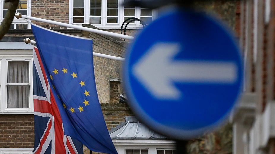 Cameron odmieta druhé referendum o brexite, ak bude výsledok príliš tesný