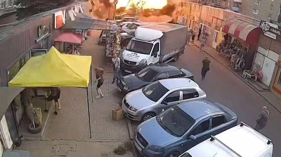 VIDEO: Rusi zaútočili na trhovisko v ukrajinskej Kosťantynivke. Výbuch rakety zabil najmenej 16 ľudí