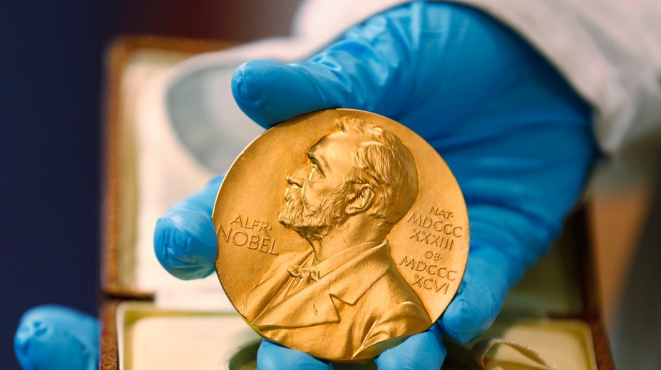 Nobelovu cenu za chémiu získali traja molekulárni vedci