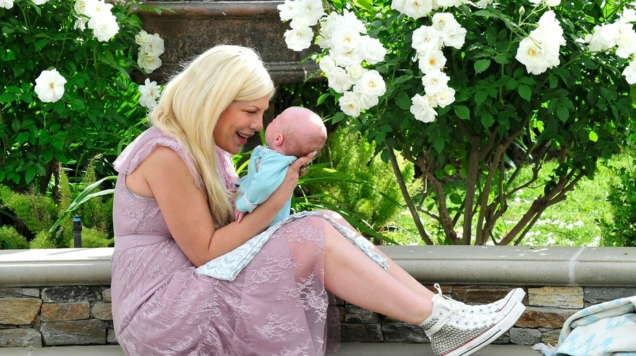 Tori Spelling ukázala svoj rozkošný poklad. Teší sa už z piateho dieťaťa