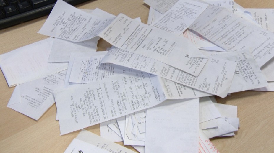 Pokladne v obchodoch vychŕlia milióny bločkov denne. Polovica z nich je zbytočná