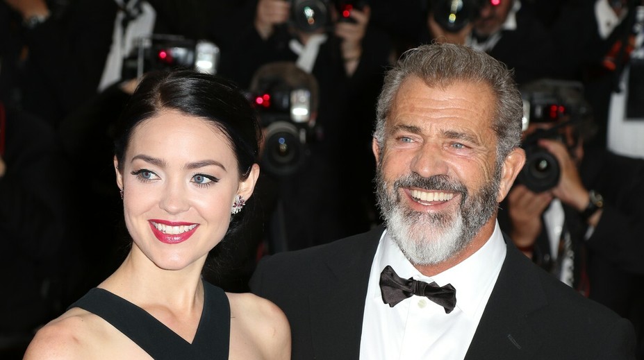 Mel Gibson po šesťdesiatke opäť otcom. Mladučká priateľka mu porodila deviate dieťa