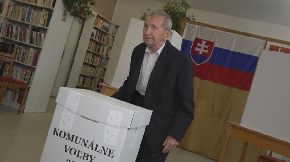 Pán Imrich pred týždňom oslávil 100. narodeniny, dnes si zaspomínal, ako sa volilo kedysi