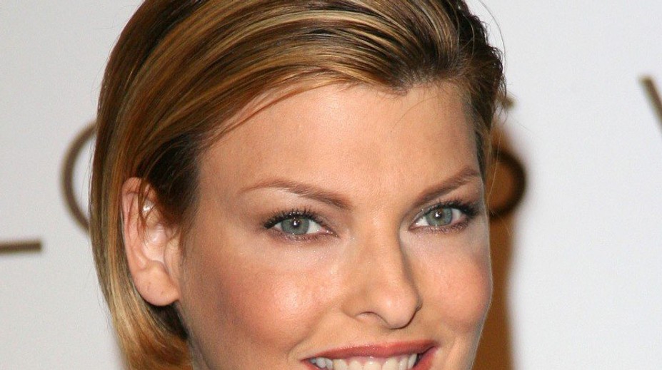 Jedna z najkrajších modeliek je na nespoznanie. Pribratá a opuchnutá