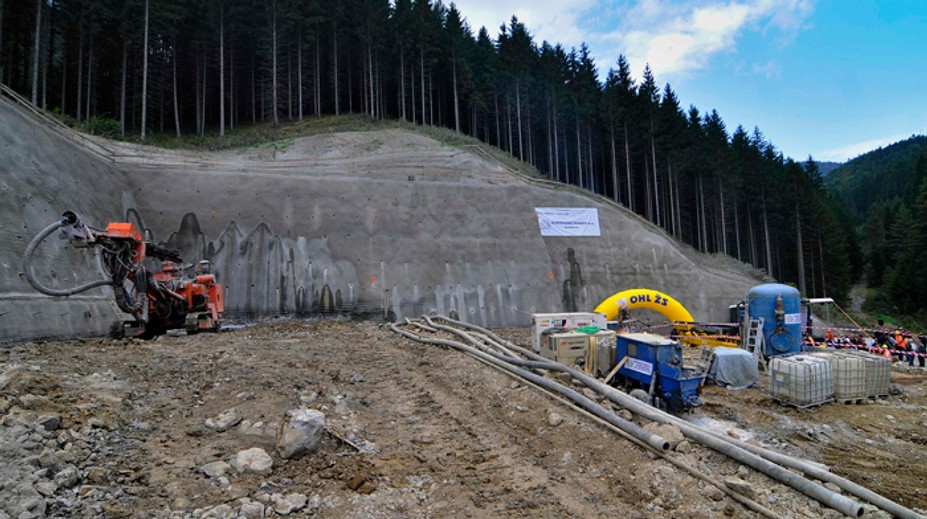 Minister Brecely prezradil termín dokončenia diaľnice D1 pri Ružomberku
