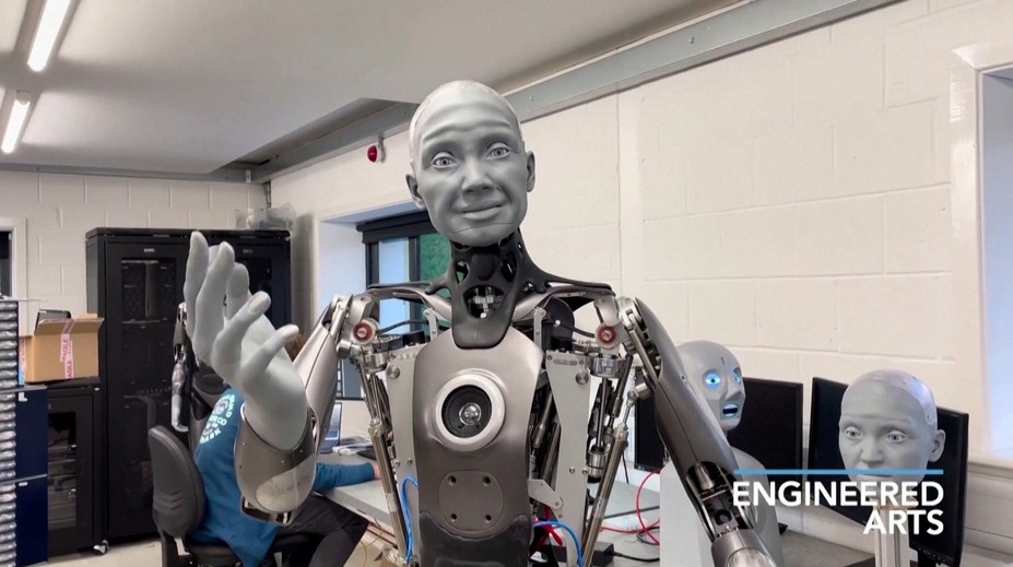 Zoznámte sa s Amecou. Je to najpokročilejší robot s dokonalou ľudskou mimikou