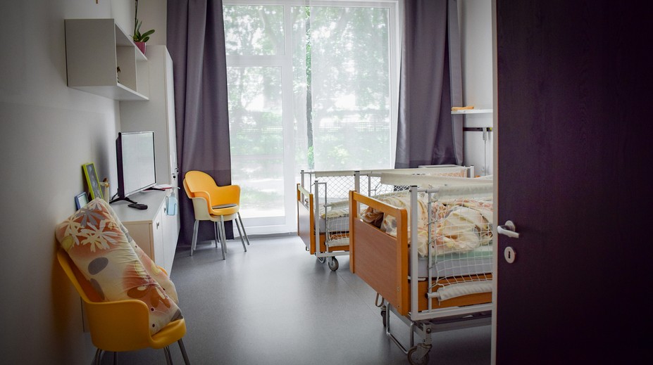 Zomieranie na Slovensku: Za dôstojnosť sa platí, nemocnice pacientov často zbytočne trápia