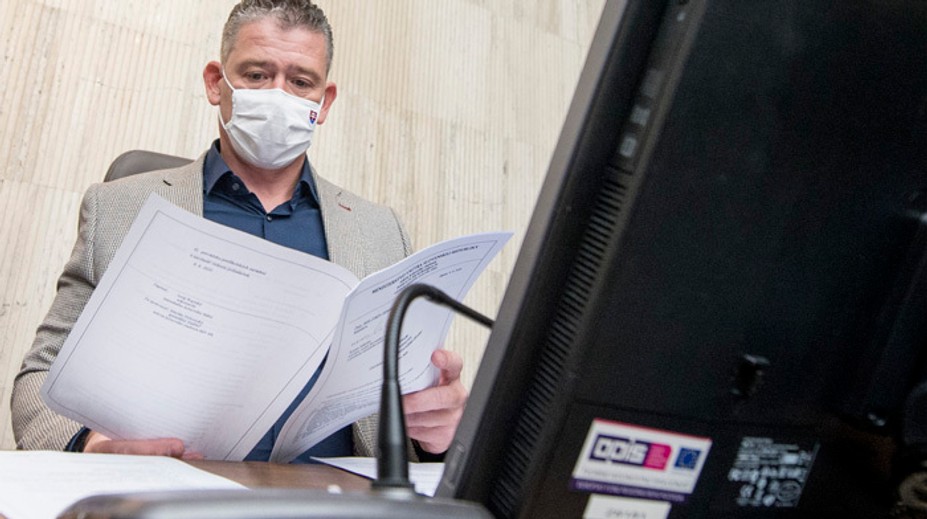 Mikulec: Prednostovia OÚ nie sú prilepení k stoličkám, opozícia výber kritizuje