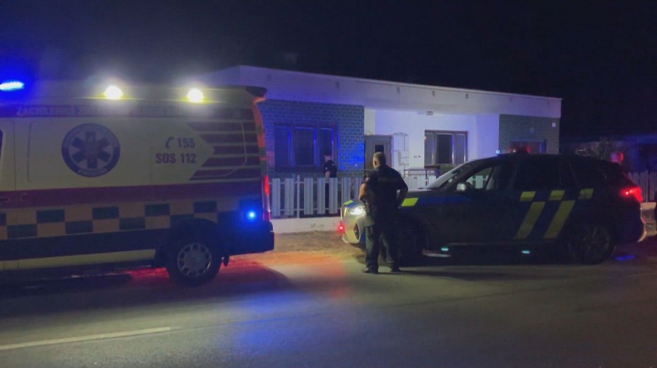 Uzavretá ulica a v pohotovosti záchranné zložky. Inokedy pokojná obec pri Partizánskom zažila drámu