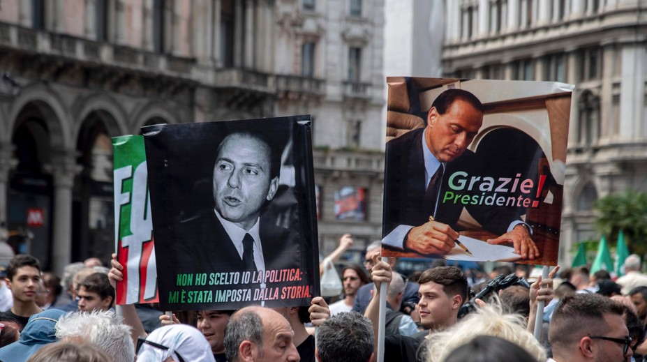 V Milánskom dóme sa konal pohreb expremiéra Berlusconiho