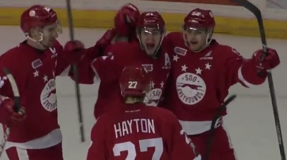 Klub, v ktorom začal kariéru Wayne Gretzky, ohuruje zámorie a prepisuje rekordy