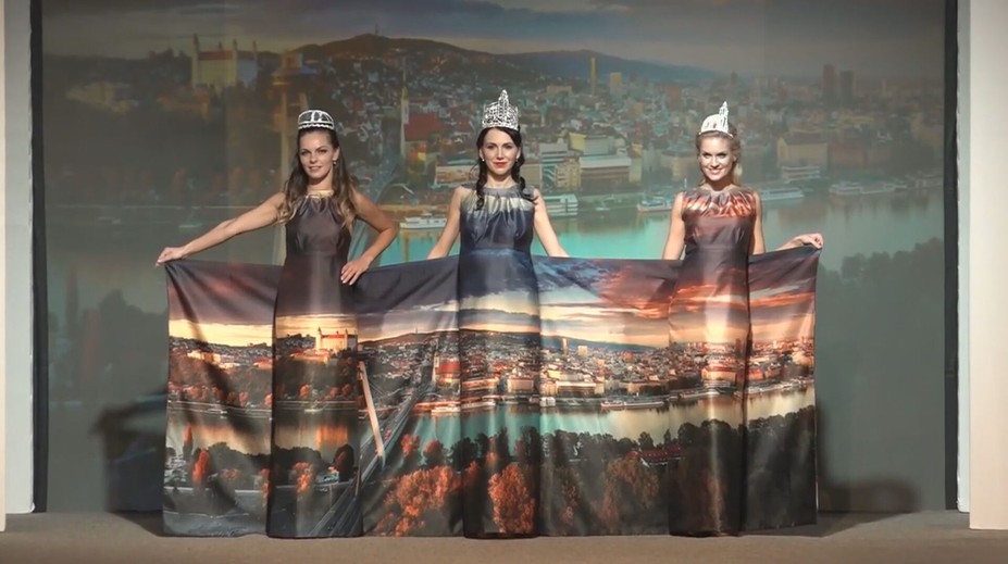 Je nevšedná a taká je aj jej tvorba. Marie šije výnimočné kúsky, do ktorých dáva aj svoje pocity