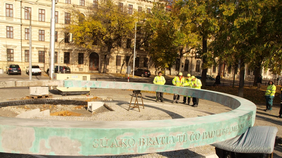Do Bratislavy priviezli ostatky neznámeho vojaka. Hrob odhalia vo štvrtok