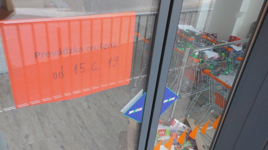 Podpísal za firmu CBA zmluvy a onedlho dostal výpoveď. Teraz sa mu veritelia vyhrážajú