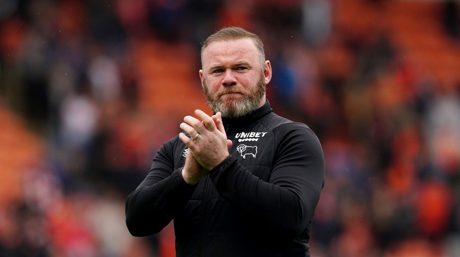 Vráti klub do Premier League? Rooney na novej trénerskej adrese