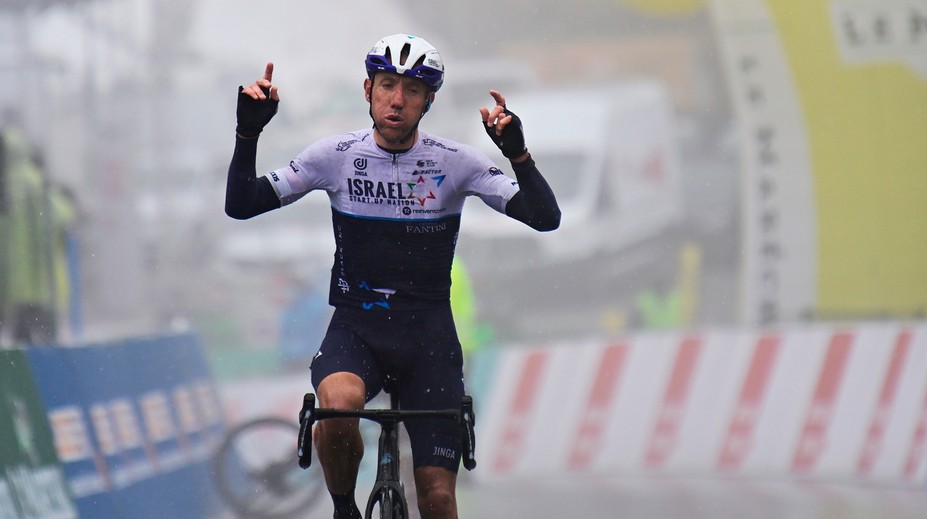 Štvrtú etapu Okolo Romandie vyhral Woods, Sagan o popredné priečky nebojoval