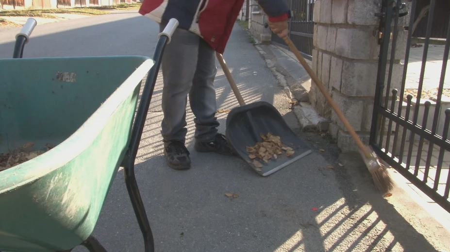 Rezort práce naplno spúšťa prijatie zákona, ktorý odkázaným zoberie dávku, ak odmietnu prácu