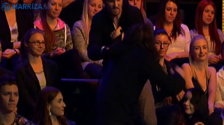Hostia v šoku: Bitka v publiku Chart Show počas nakrúcania!