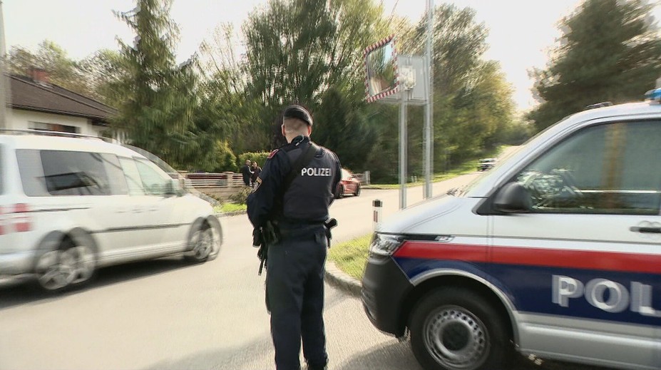 Nebezpečný muž mal neďaleko našich hraníc arzenál výbušnín. Polícia stále zisťuje, čo všetko je ukryté v tuneloch pod domami