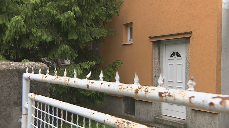 Bratislavskí poslanci podozrivo prijali pandemické dotácie. Jeden z nich odchádza z Vallovho tímu