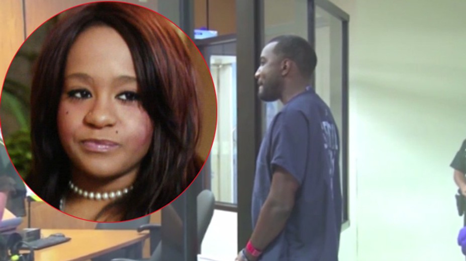 Vinia ho zo smrti dcéry Whitney Houston, teraz ho zatkli za zbitie priateľky