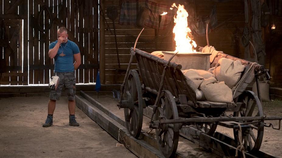 Opäť v starej koži? Exfarmár sa zbavil vlasov a ukázal vypracované telo