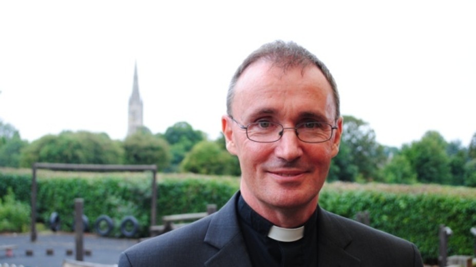 Prvý anglikánsky biskup sa priznal k homosexuálnemu vzťahu