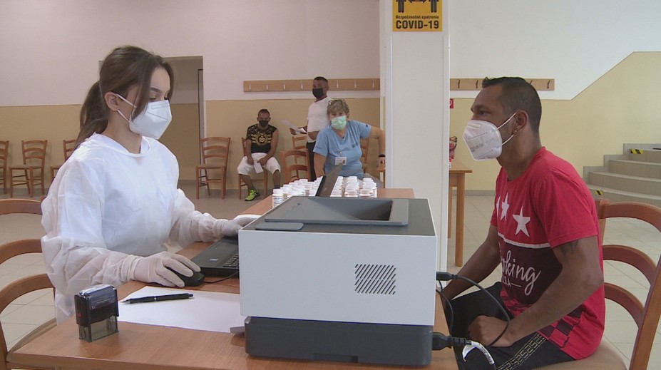 Na východe zaočkovali veriacich, pripravujú sa tak na návštevu pápeža