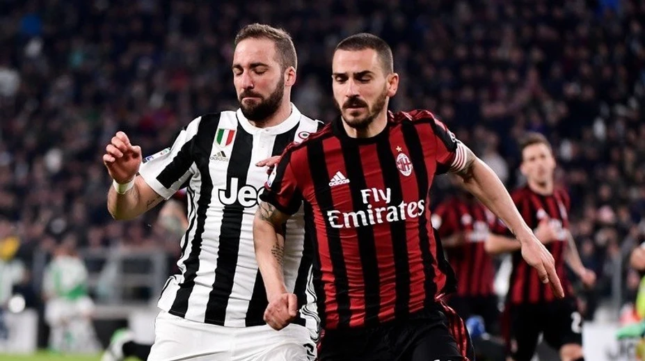 Veľká výmena medzi rivalmi: Higuain z Juve do AC Miláno, opačným smerom zamieril Bonucci