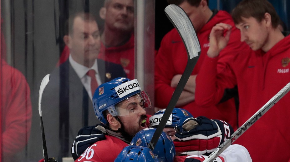 Česi prišli o posilu z NHL. Útočníka vyradil otras mozgu