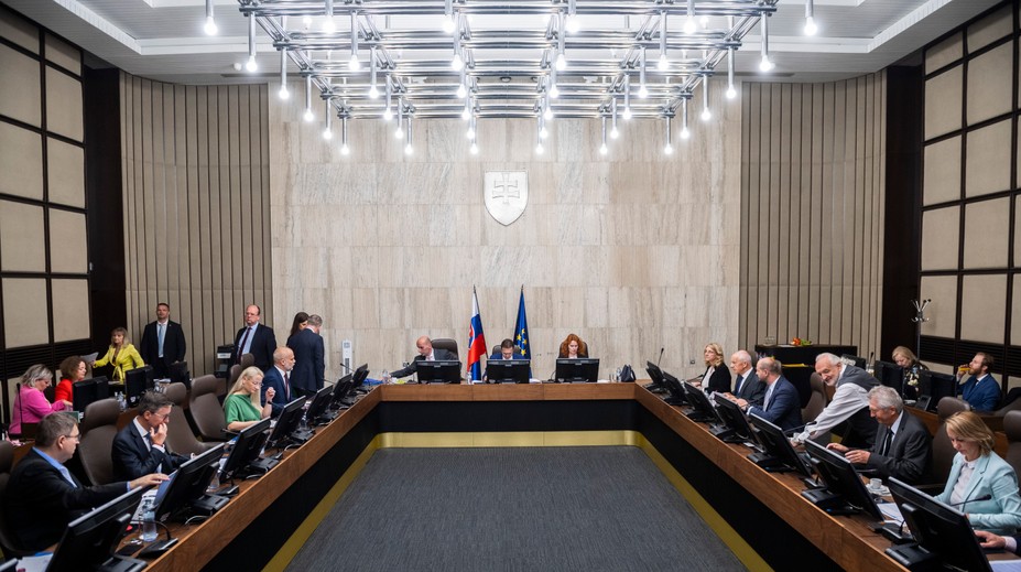 Ódorov kabinet odvolal Záborskú aj Kučeru z postov splnomocnencov vlády