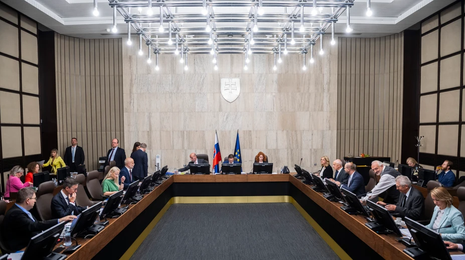 Ódorov kabinet odvolal Záborskú aj Kučeru z postov splnomocnencov vlády