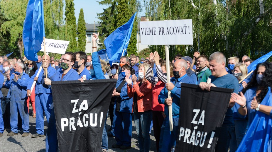 Zamestnanci strojární v Tlmačoch protestovali proti plánovanému prepúšťaniu