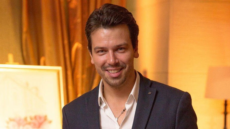 Mateja Chrena spája s jeho nevlastnou dcérou tanec. V živom vysielaní naňho vytiahla chúlostivú vec