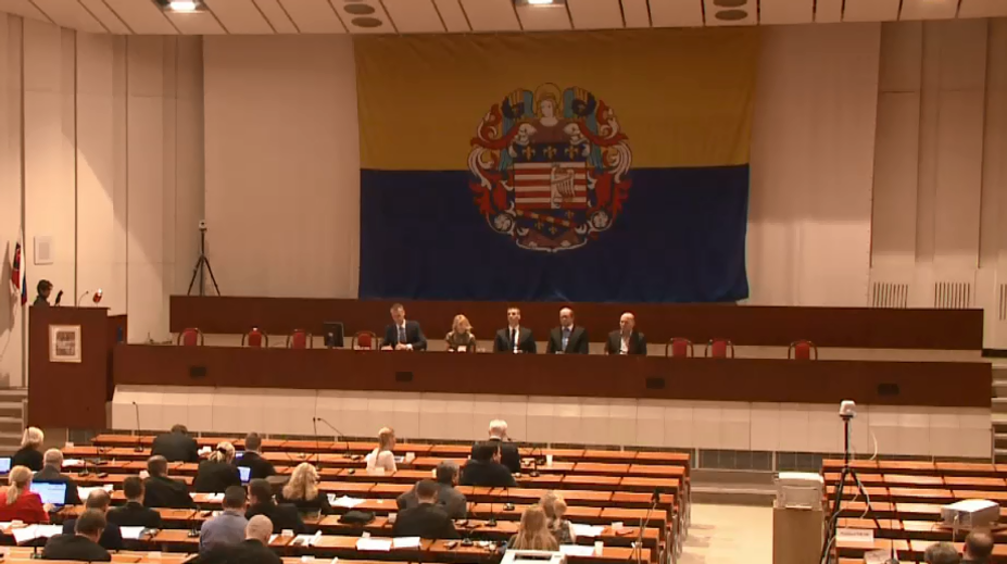 Hlasovali košickí poslanci v prospech novej parkovacej firmy kvôli vlastným výhodám?