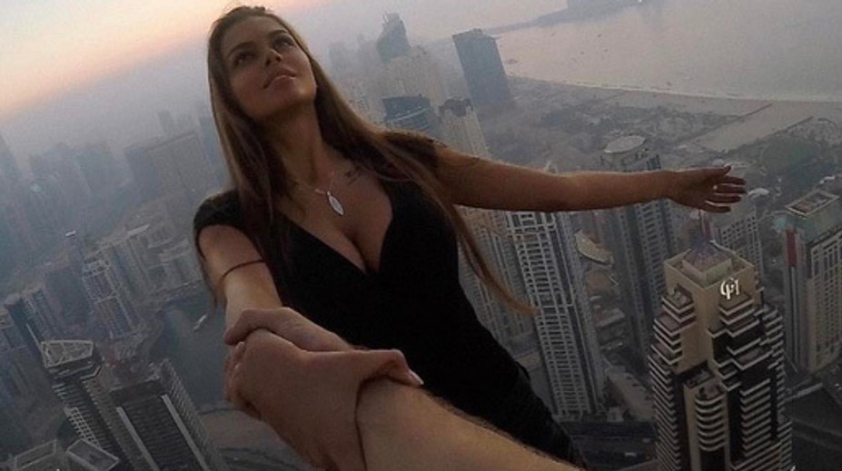 Krásna modelka riskovala život len pre pár lajkov