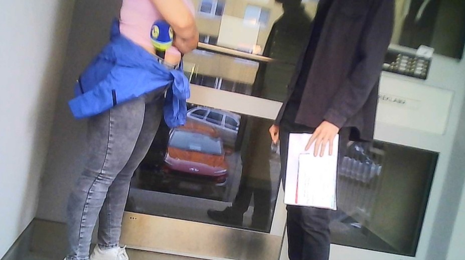 Dvojzmyselné správy. Viacerým maloletým chlapcom zo školy v Bratislave mal učiteľ dávať sexuálne návrhy