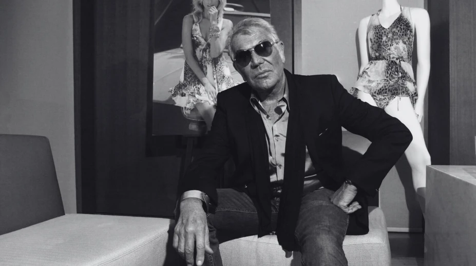 Zomrel známy taliansky módny návrhár Roberto Cavalli. Miloval potlače so zvieracími motívmi