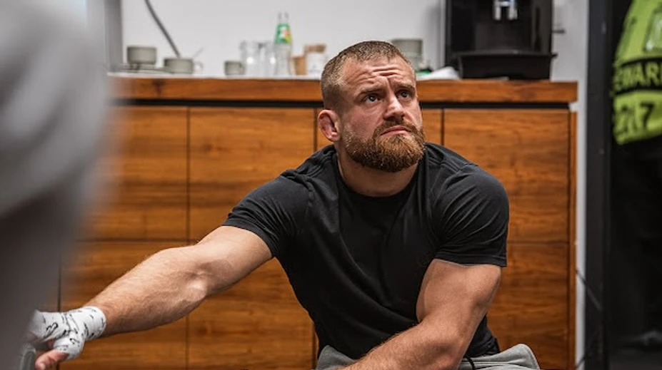 Cestou domov zo zápasu zažil chvíle katastrofy. MMA zápasník Patrik Kincl mal vážnu autonehodu