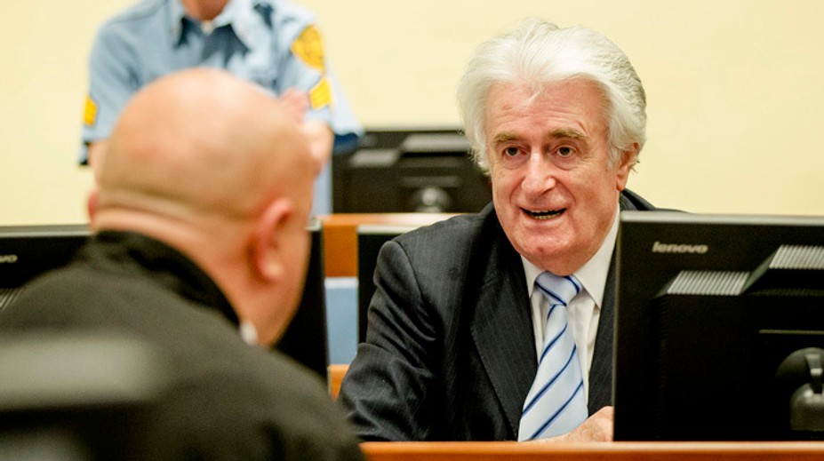 Karadžiča neprepustia, aby mohol navštíviť hrob svojho brata