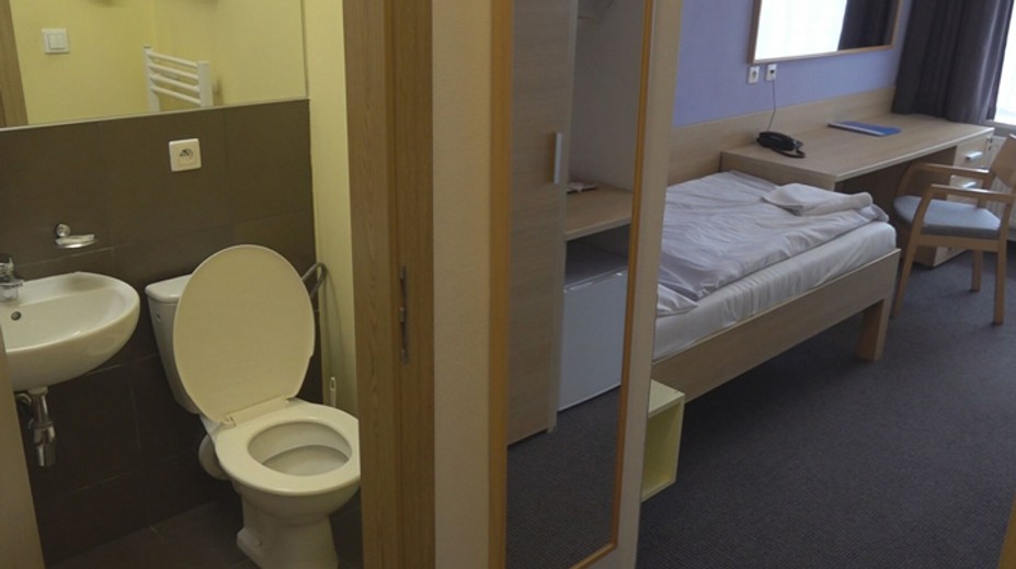 Šok pred nástupom do kúpeľov. Vlastná toaleta a sprcha na izbe sa stali luxusom za príplatok