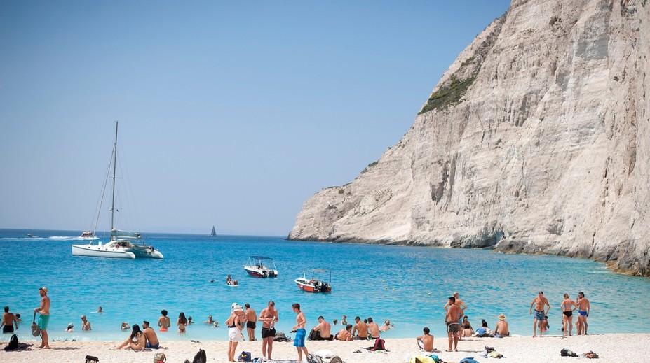 Na svetoznámu grécku pláž sa turisti toto leto nedostanú. Hrozí tam nebezpečenstvo