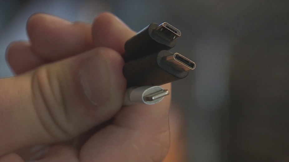 Brusel oprášil staré plány: Dočkáme sa konečne jednotných nabíjačiek?