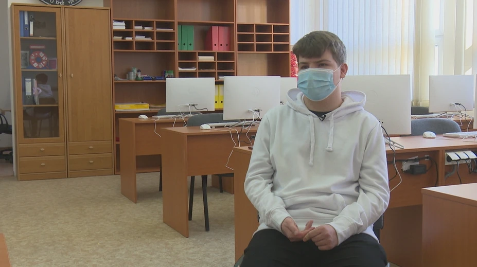 V písaní na stroji je mladý talent z Rimavskej Soboty najrýchlejší na Slovensku