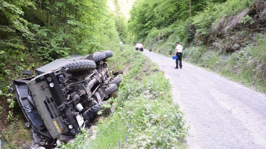 Už je známa možná príčina havárie vojenskej Tatry so 17 zranenými