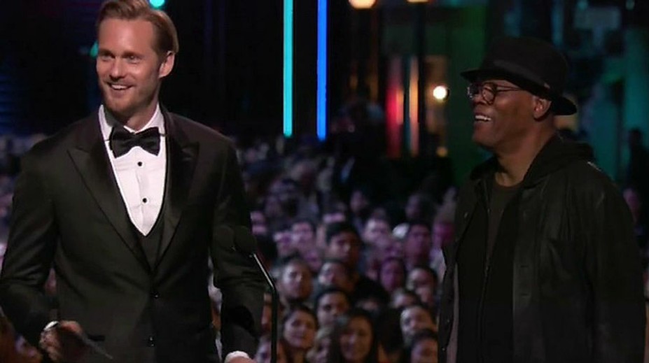 Sexy predstaviteľ Tarzana odovzdával cenu bez nohavíc, len v slipoch!