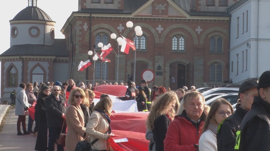 Biela a červená všade, kam sa pozriete. V Poľsku si užili slávnosti, aké sa často nevidia