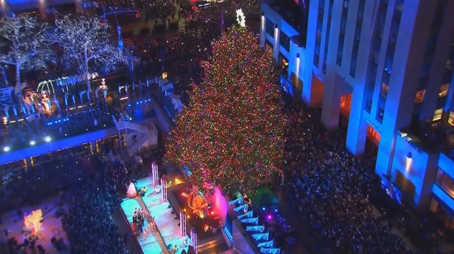 Už to vypuklo! Svet žije Vianocami a aj napriek teroristickým hrozbám sa ľudia tešia